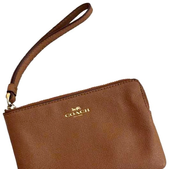 ✨💕 Coach brown cross grain leather wristlet✨🌺
